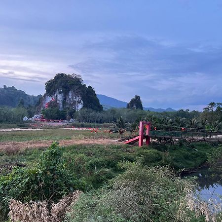 Country House Pulai Holiday Village Gua Musang Esterno foto
