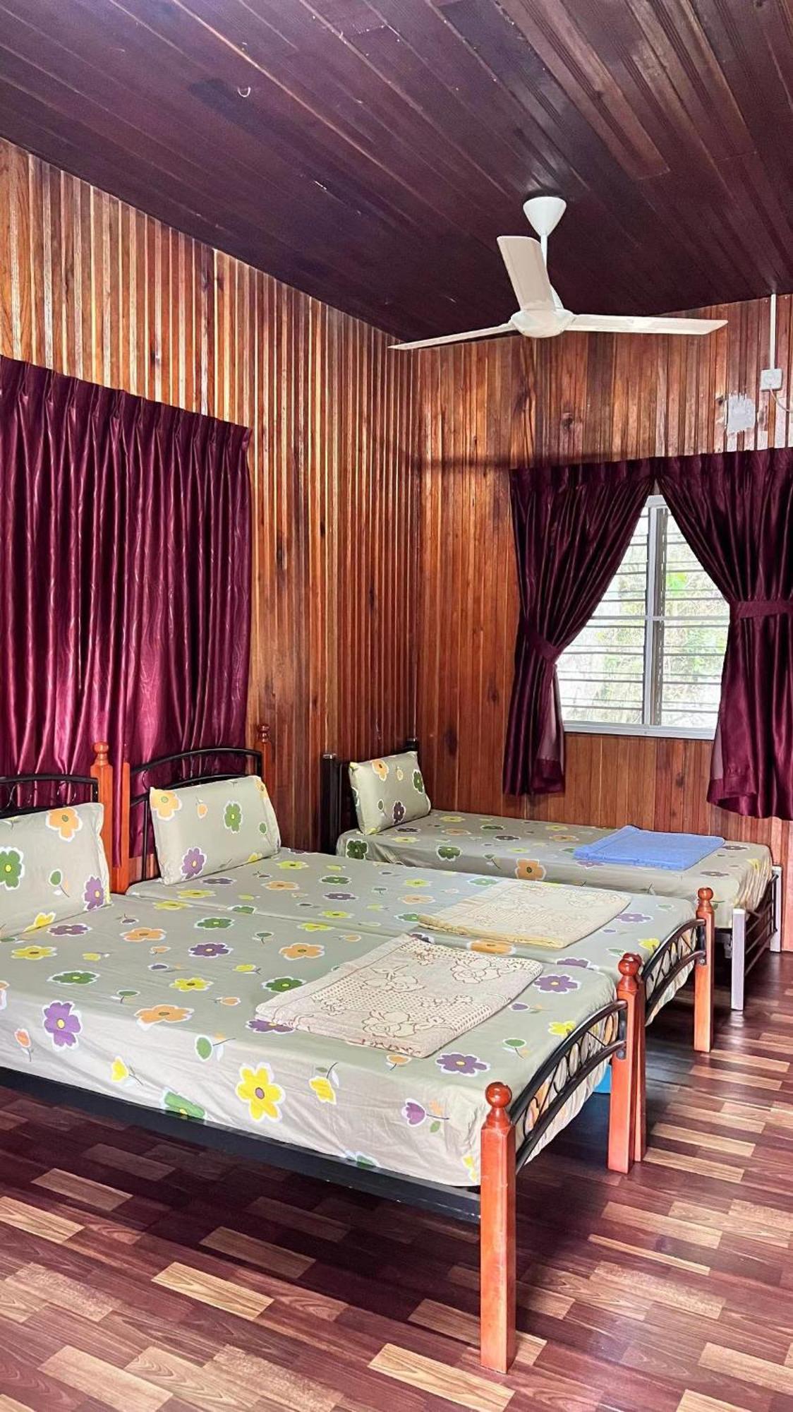 Country House Pulai Holiday Village Gua Musang Esterno foto